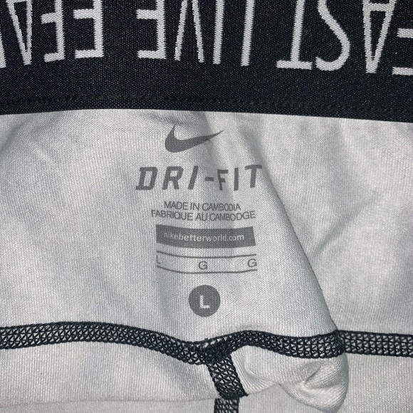 Women’s Nike Athletic Leggings - Picture 3 of 4